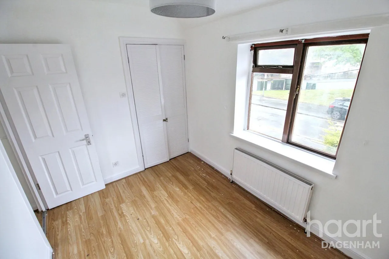 Halbutt Street, Dagenham, RM9, photo 8