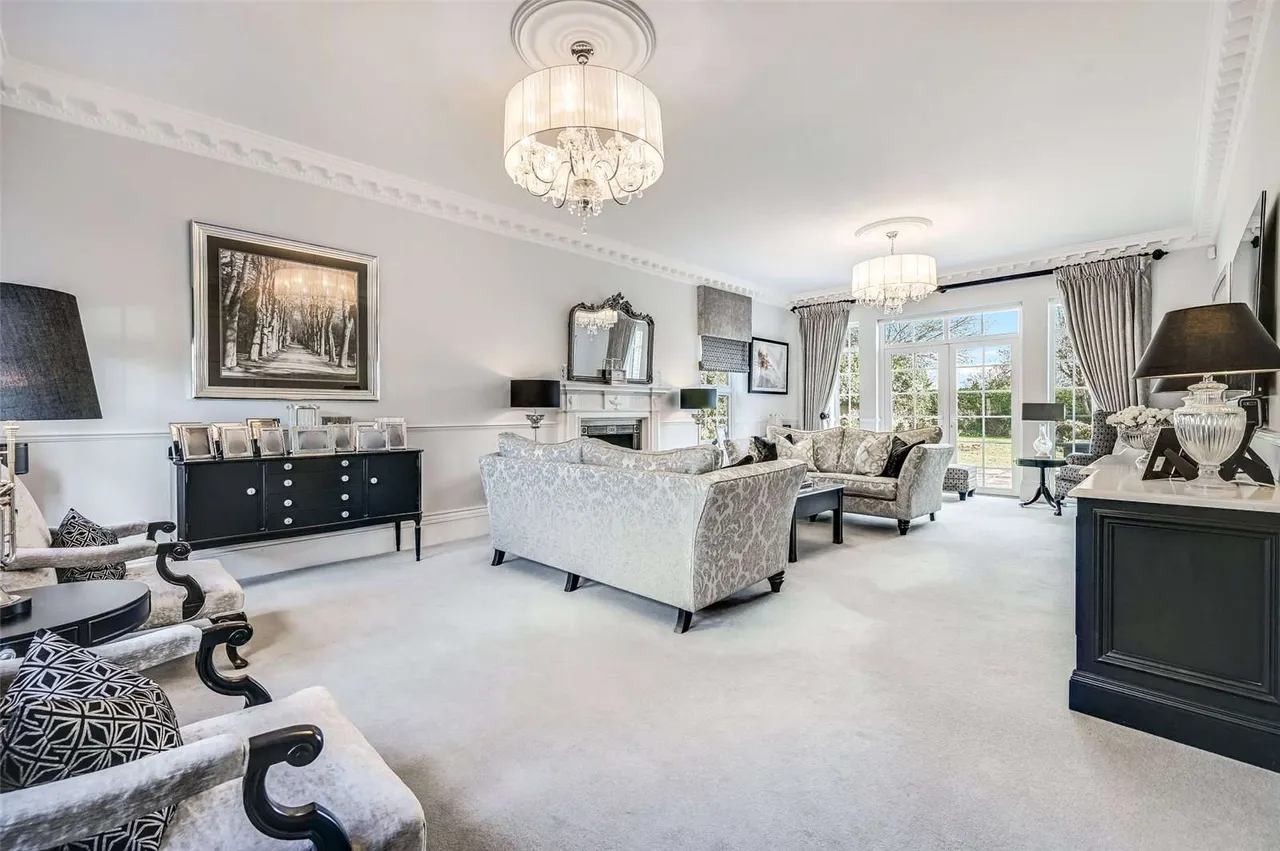 Ingatestone Road, Blackmore, Ingatestone, Essex, CM4 0NZ, photo 3
