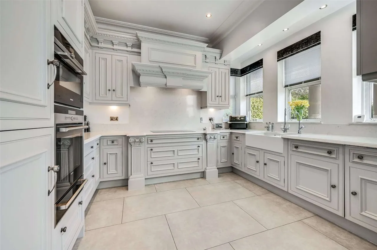 Ingatestone Road, Blackmore, Ingatestone, Essex, CM4 0NZ, photo 7