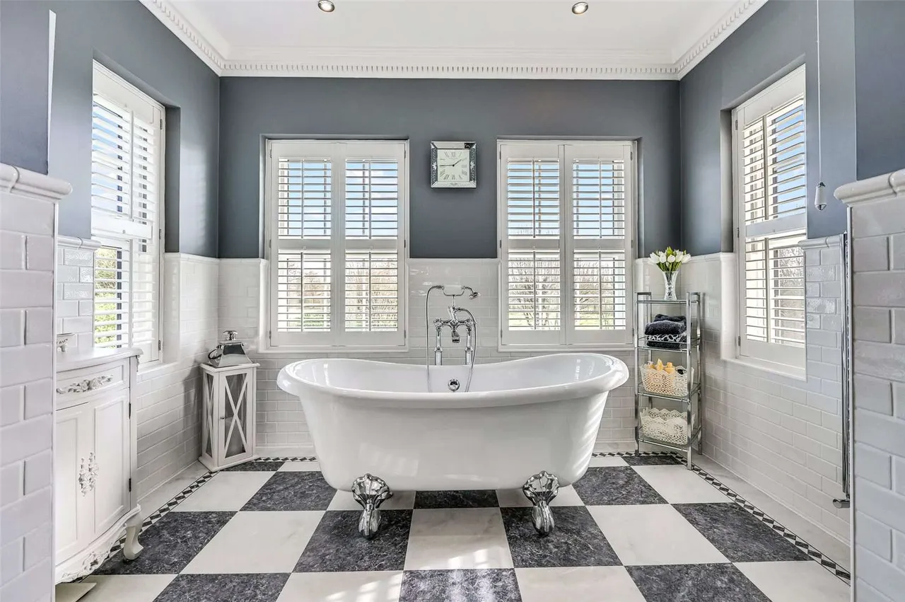 Ingatestone Road, Blackmore, Ingatestone, Essex, CM4 0NZ, photo 11