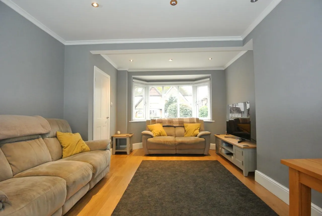 Village Way, Ashford, TW15 2JX, photo 2