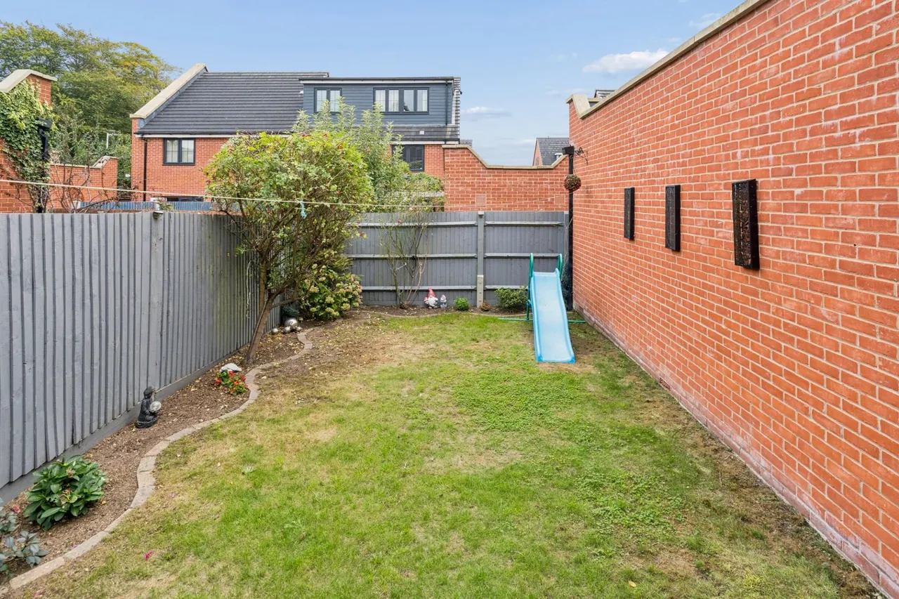 Kennedy Avenue, High Wycombe, HP11, photo 17