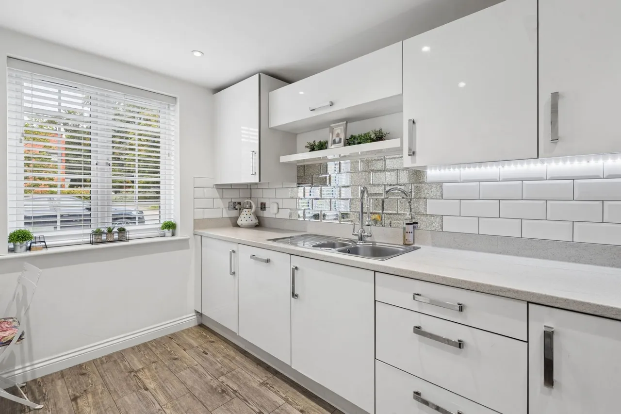 Kennedy Avenue, High Wycombe, HP11, photo 5