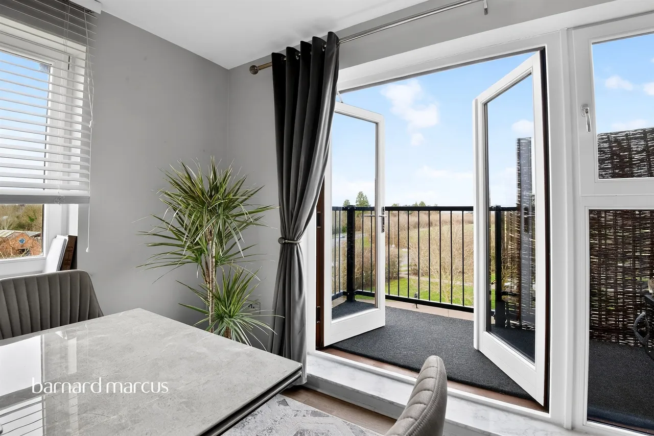 Pelman Way, Epsom, photo 7