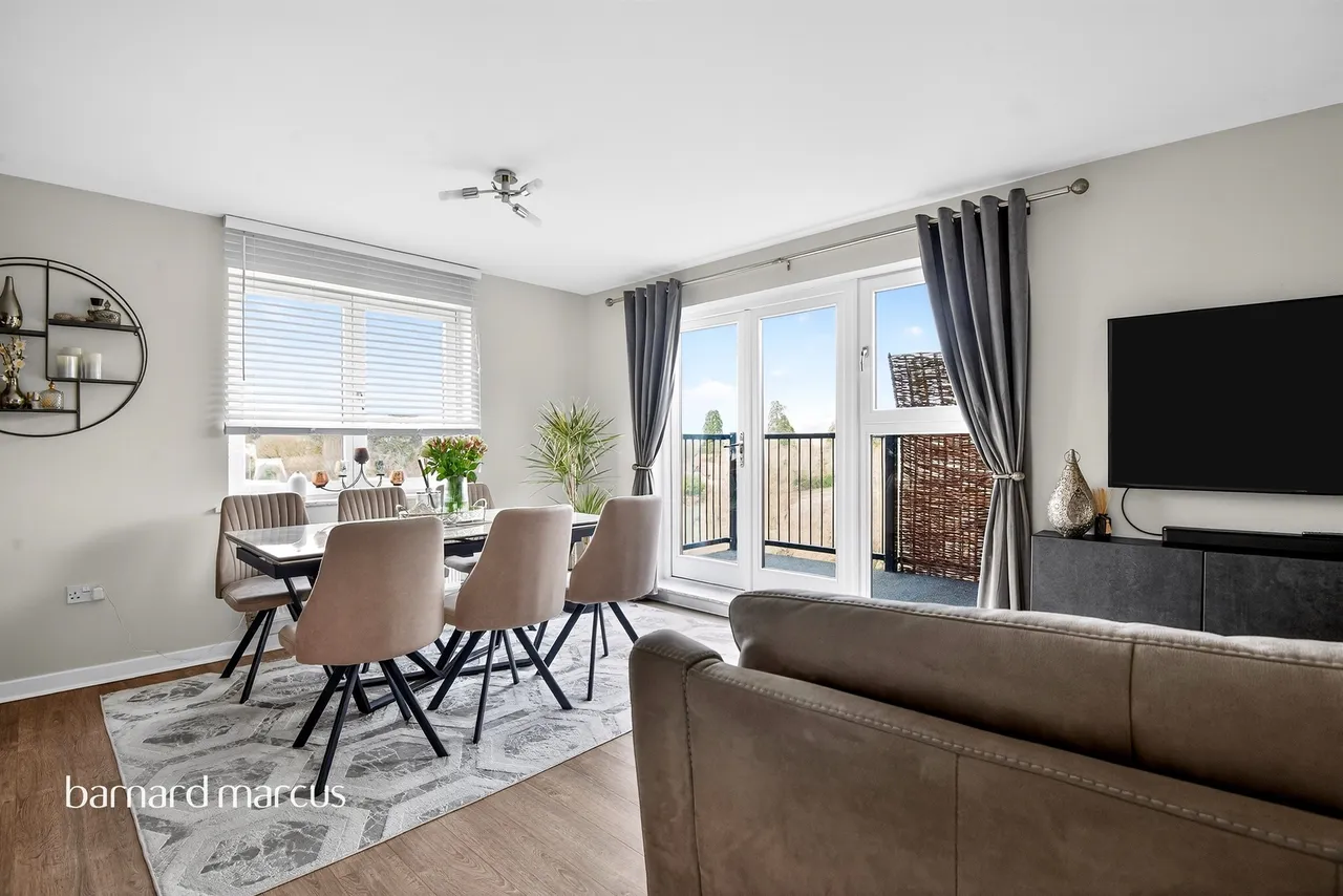 Pelman Way, Epsom, photo 5