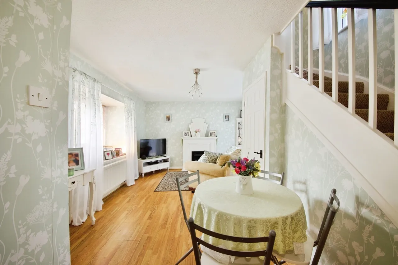 Putney Gardens, Chadwell Heath, RM6, photo 14