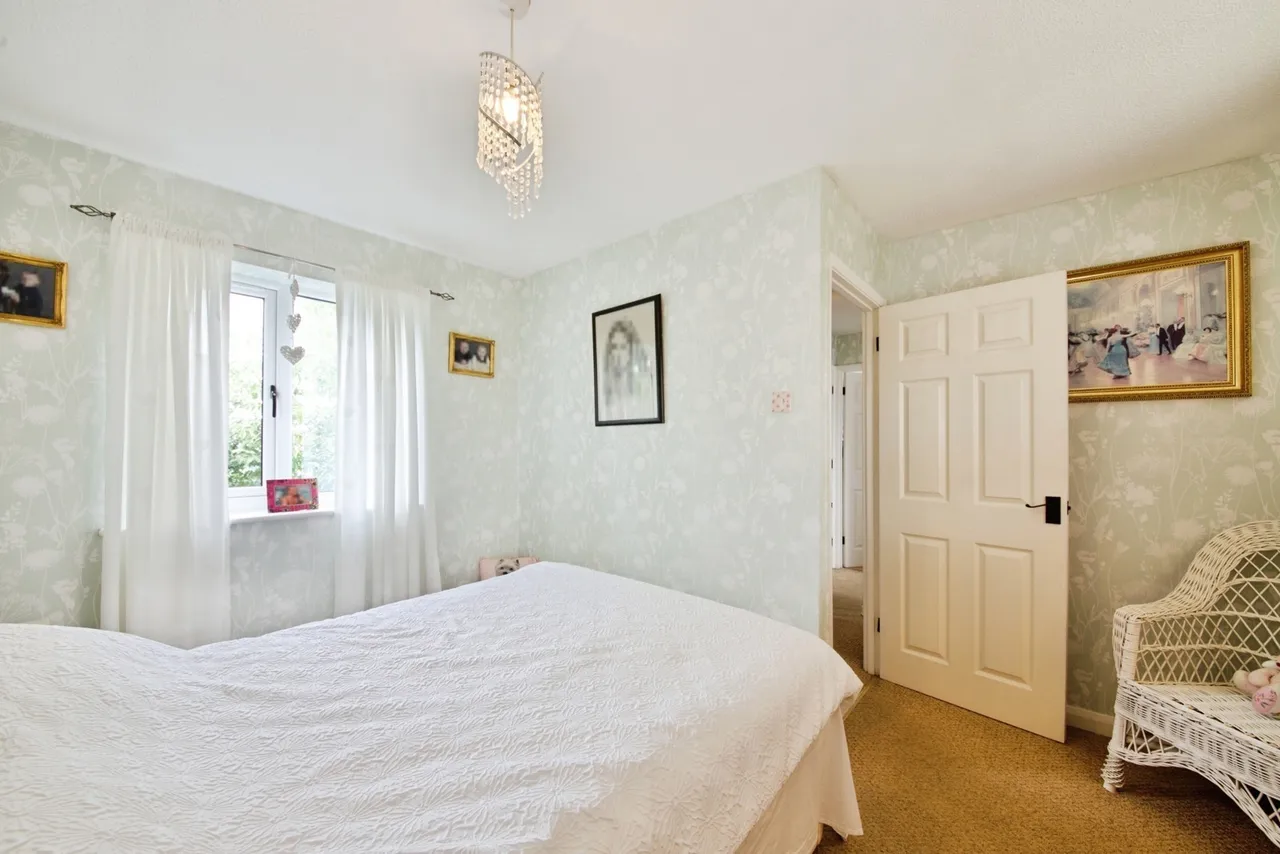 Putney Gardens, Chadwell Heath, RM6, photo 10