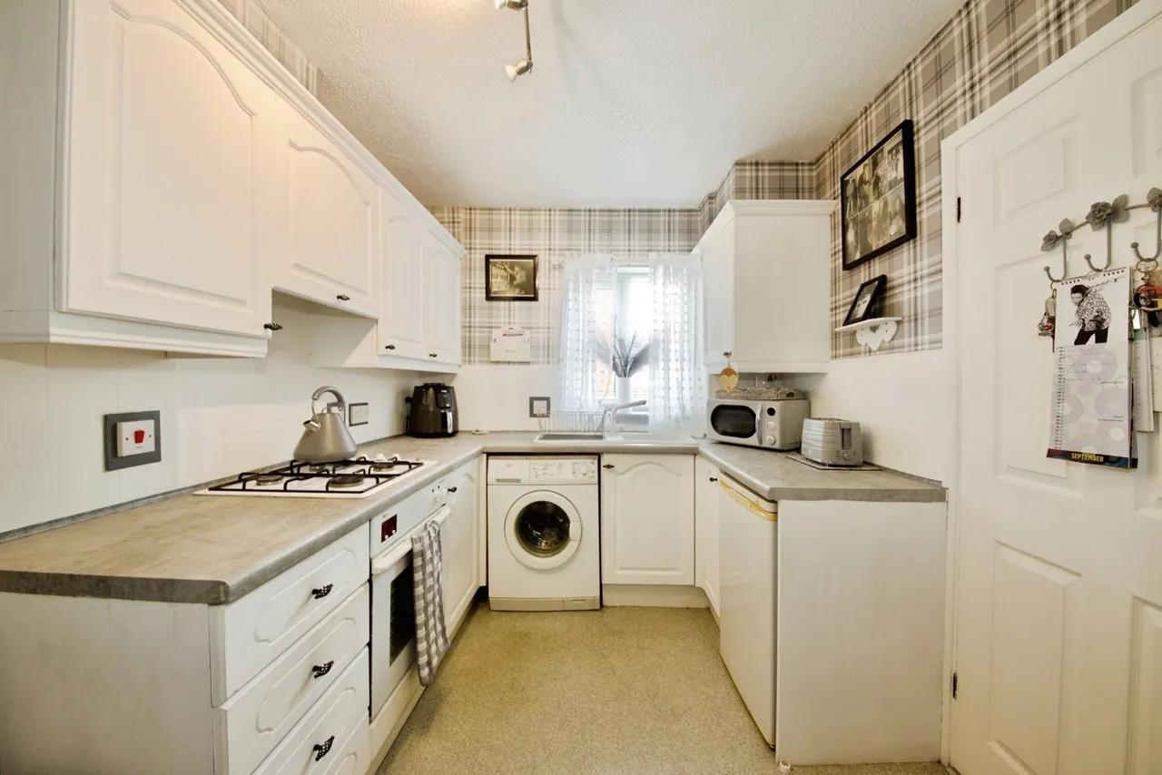 Putney Gardens, Chadwell Heath, RM6, photo 19
