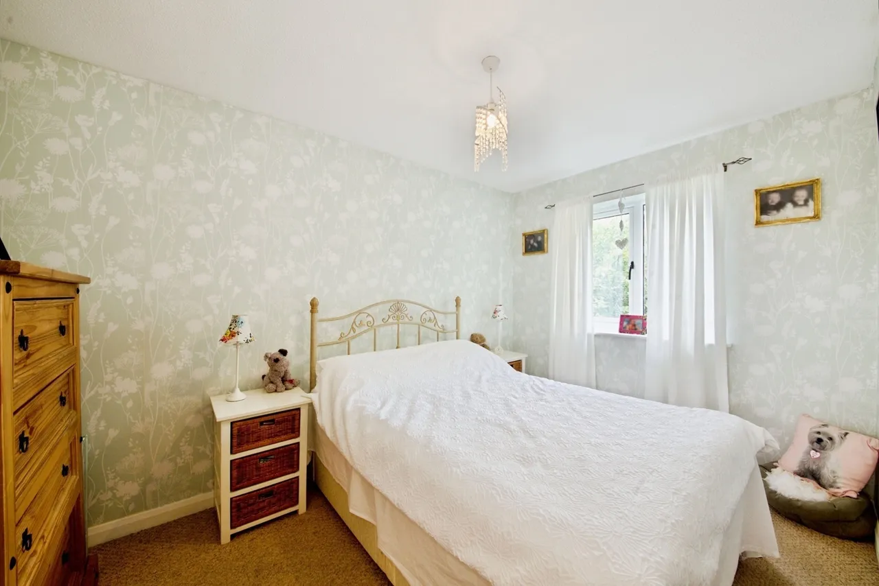 Putney Gardens, Chadwell Heath, RM6, photo 9