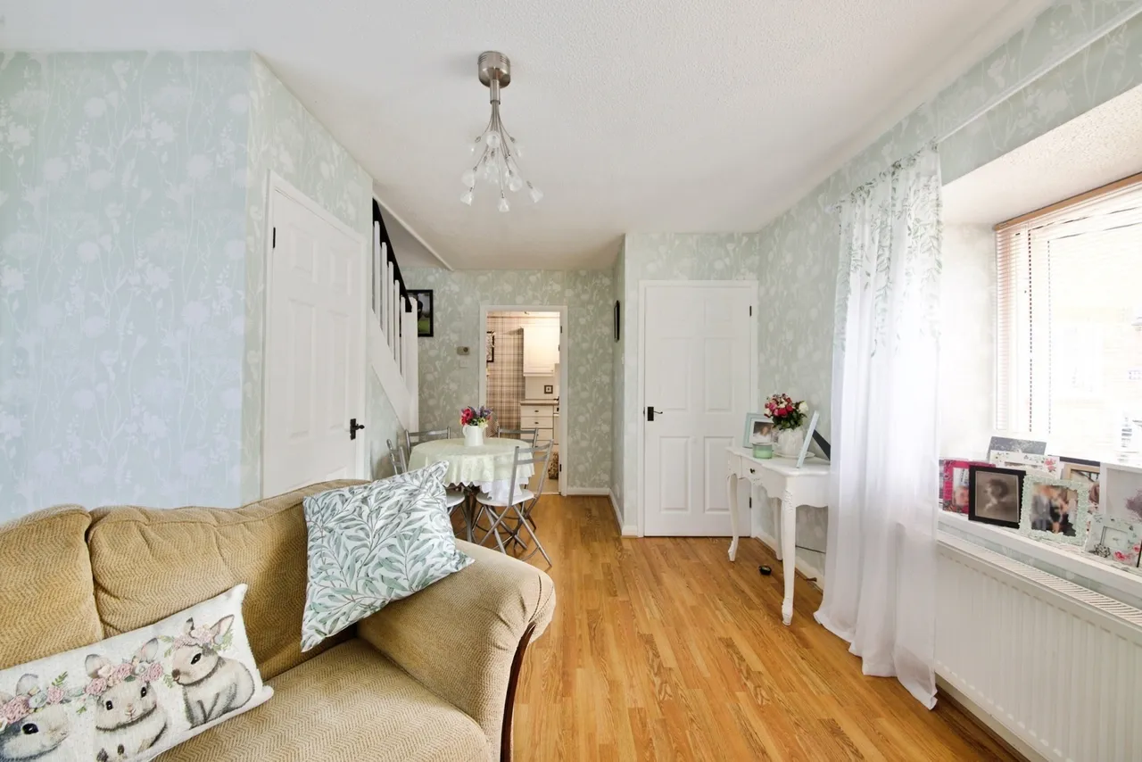 Putney Gardens, Chadwell Heath, RM6, photo 18