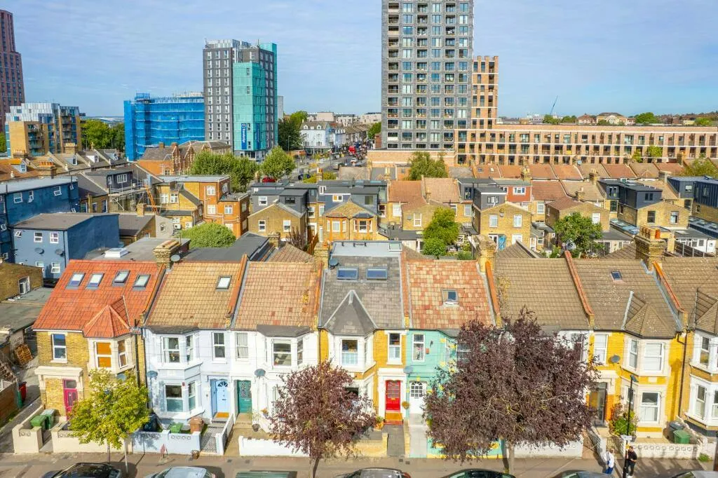Second Avenue, London, E17, photo 18