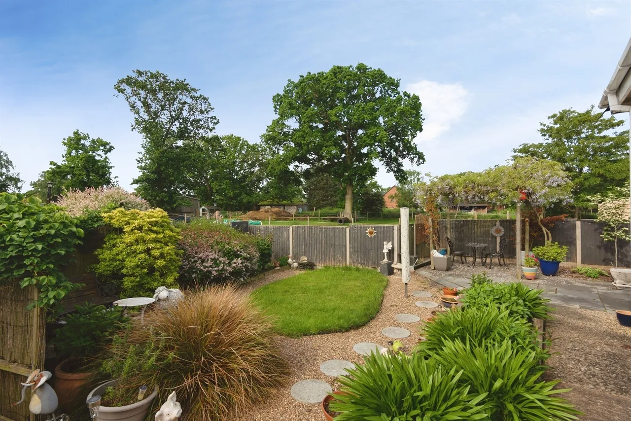Broxburn Park, South Hykeham, LINCOLN, photo 2