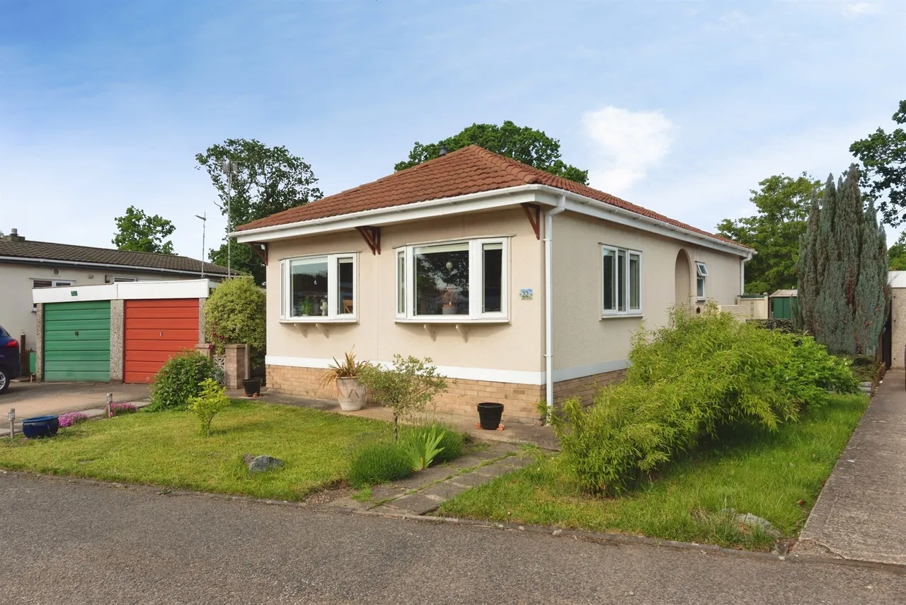 2 bed park home for sale — Broxburn Park, South Hykeham, LINCOLN
