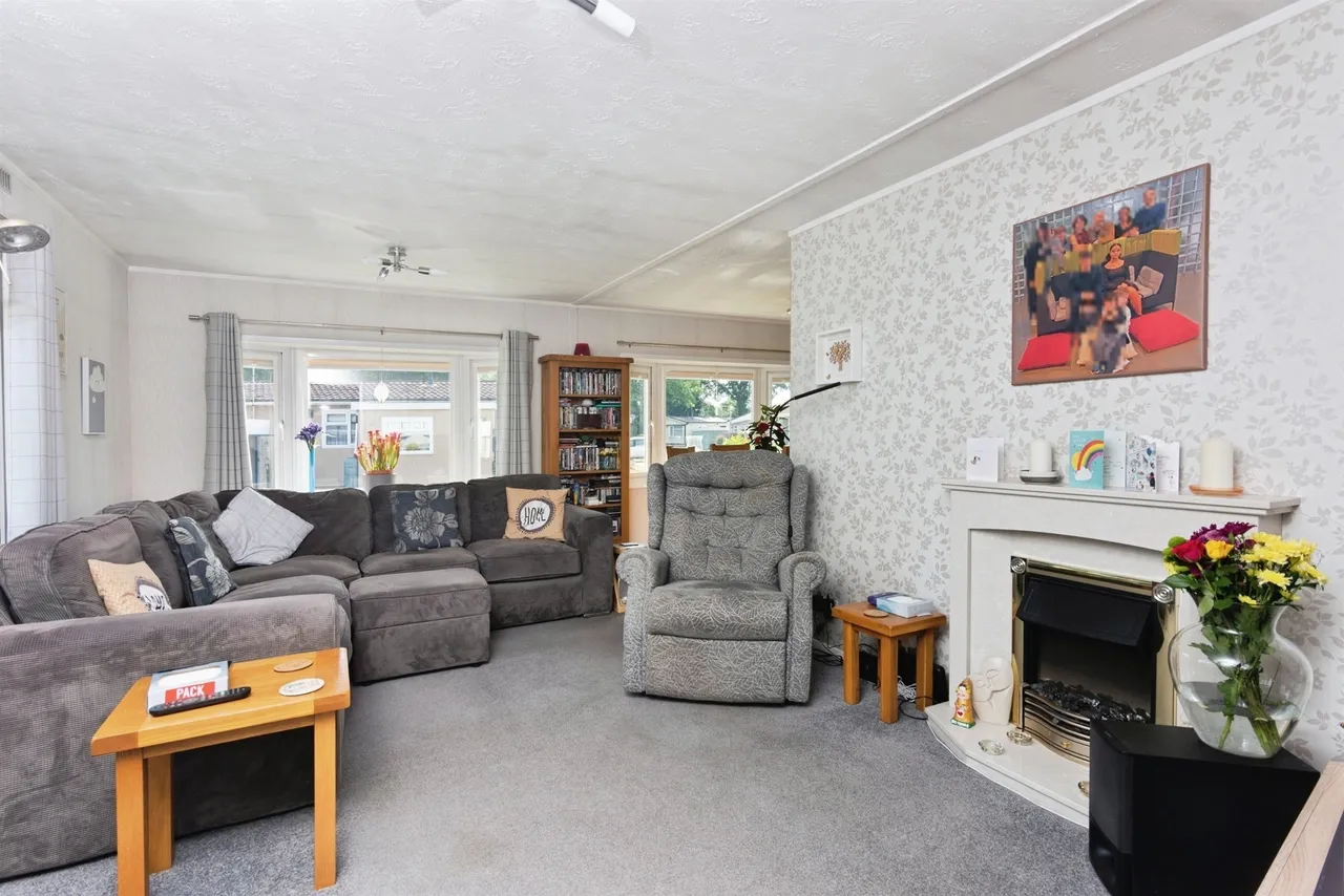 Broxburn Park, South Hykeham, LINCOLN, photo 5