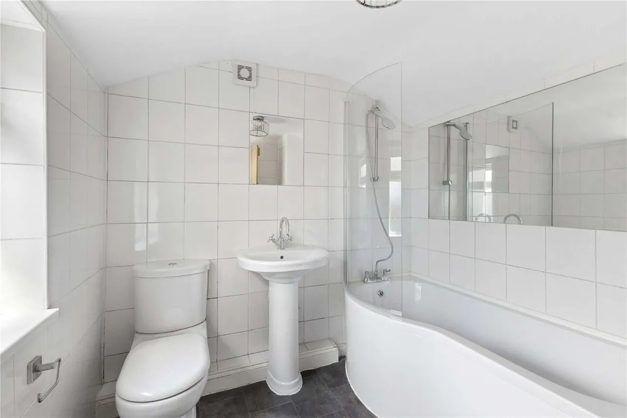 Front Street, Slip End, LU1, photo 8
