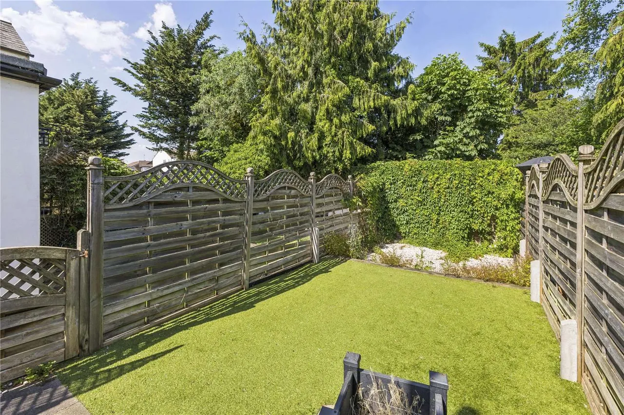 Front Street, Slip End, LU1, photo 10