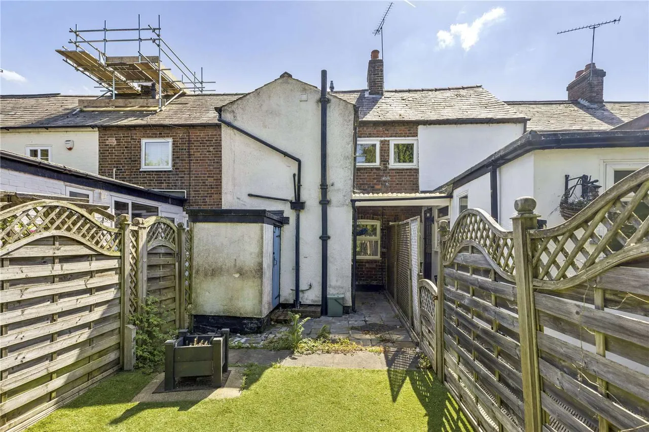 Front Street, Slip End, LU1, photo 11