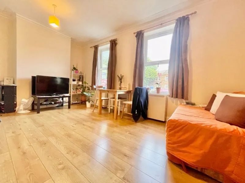 1 bed flat to rent — Tower Bridge Road, London se1 4tw