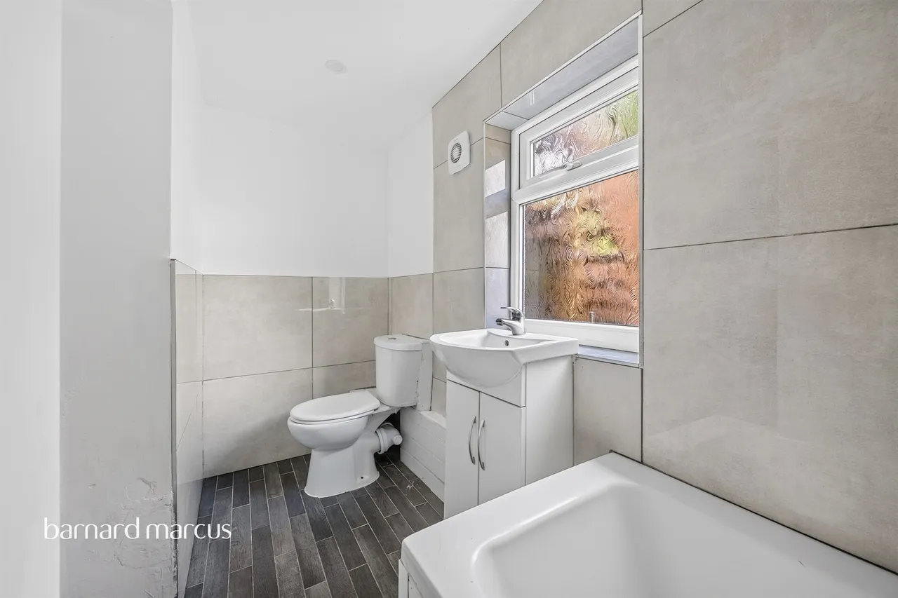 Melfort Road, Thornton Heath, CR7, photo 17