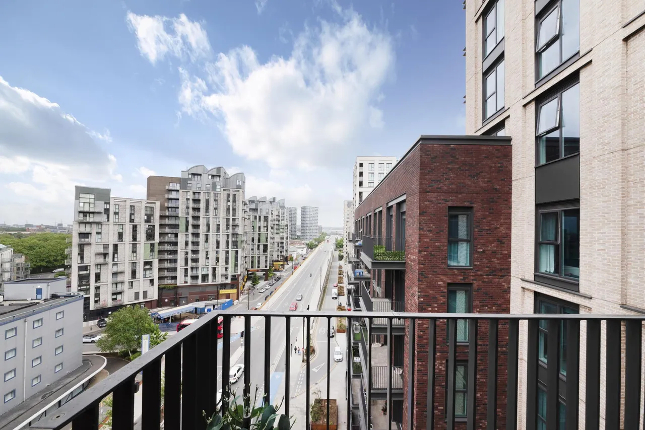 Effra Gardens, Silvertown Way, E16, photo 9