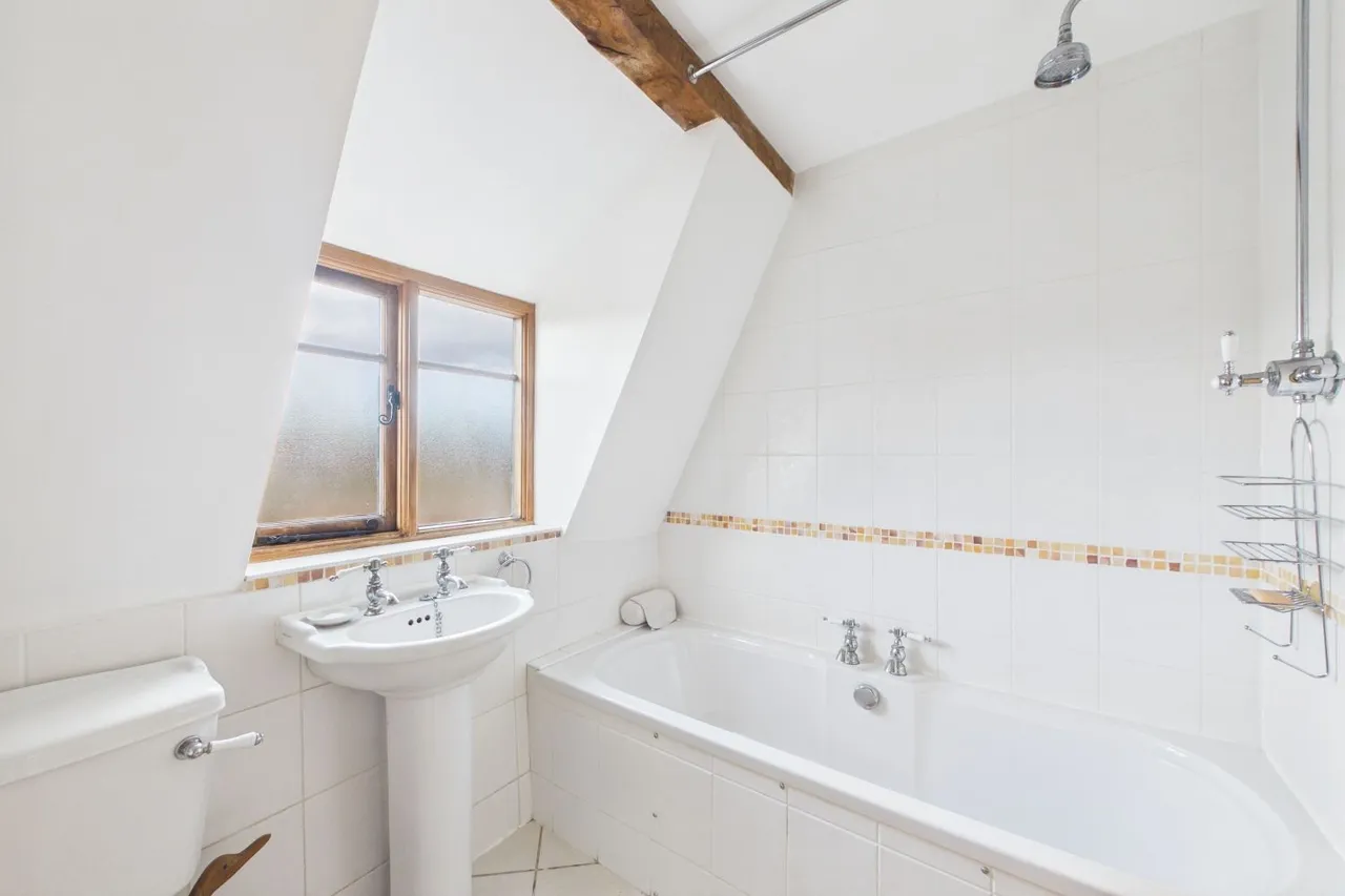 Main Street, Belmesthorpe, PE9, photo 31