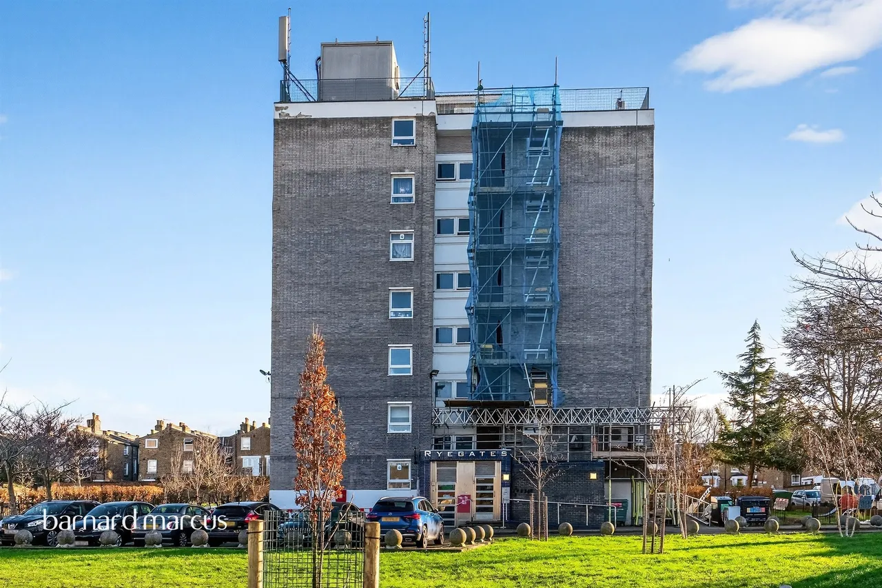 Brayards Road Estate, London, SE15, photo 3