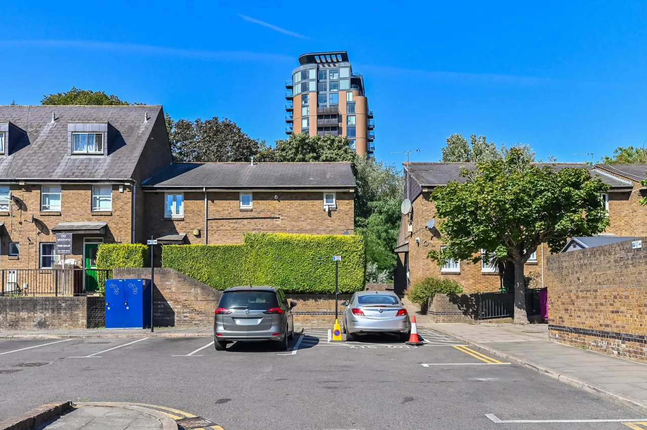 14 Wine Close, London, photo 10