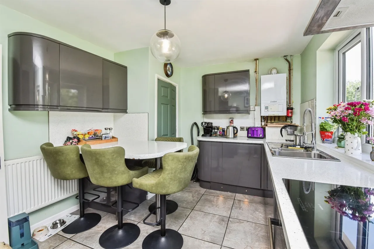 Lowden, CHIPPENHAM, photo 8
