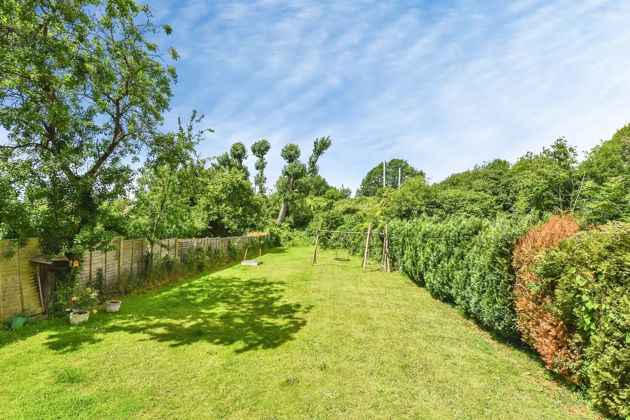 Lowden, CHIPPENHAM, photo 3