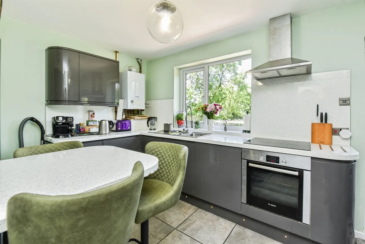 Lowden, CHIPPENHAM, photo 9