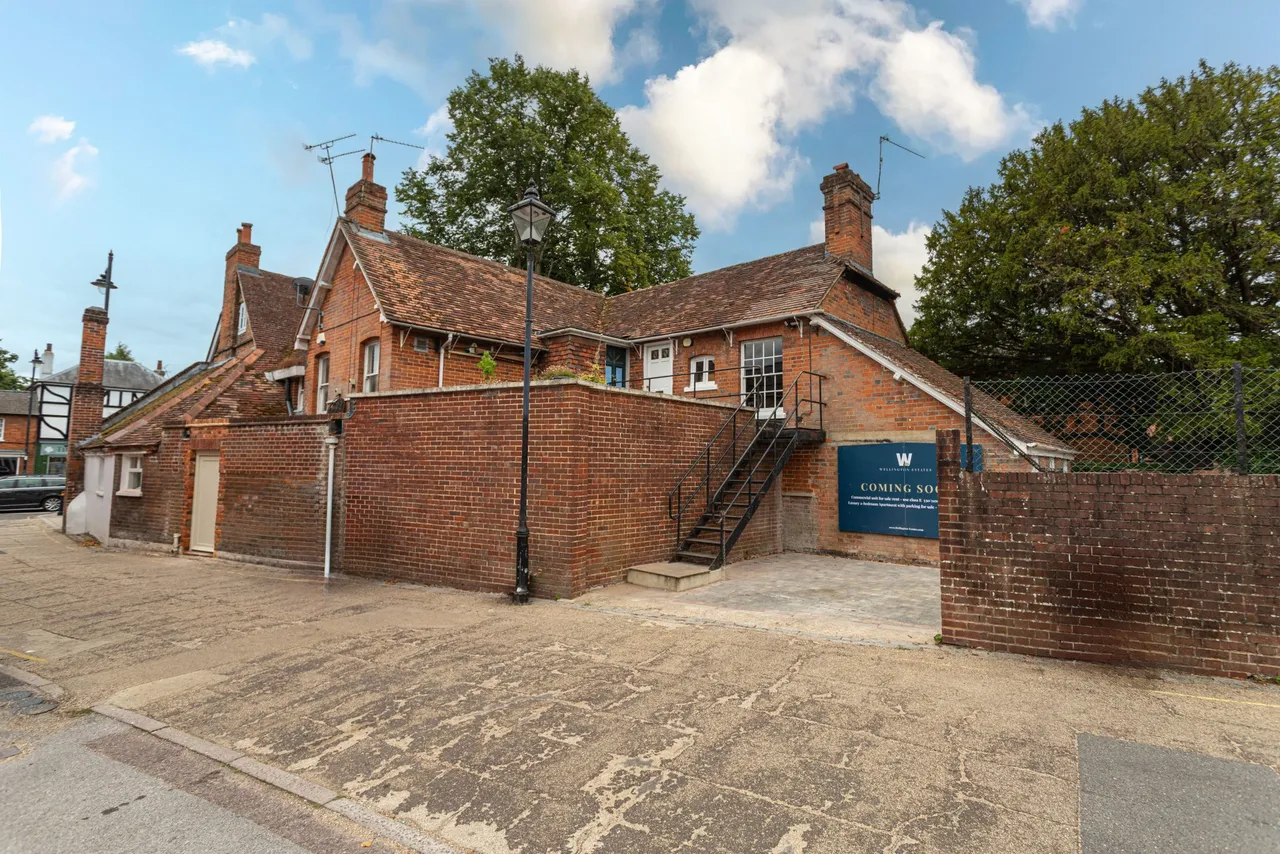 Bank House High Street, Hartley Wintney, Hook, RG27 8NZ, photo 14