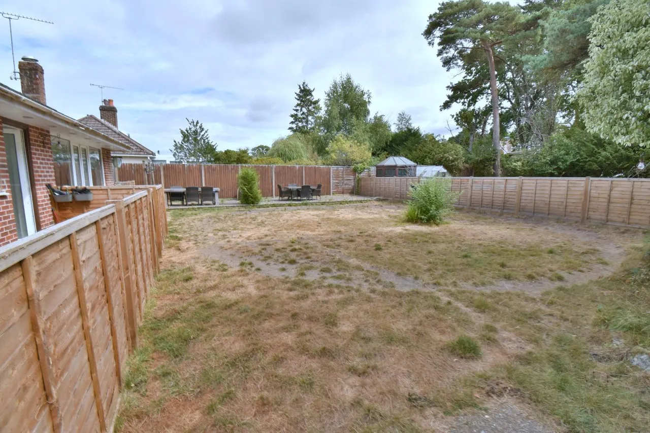 Apple Tree Grove, BH22, photo 3