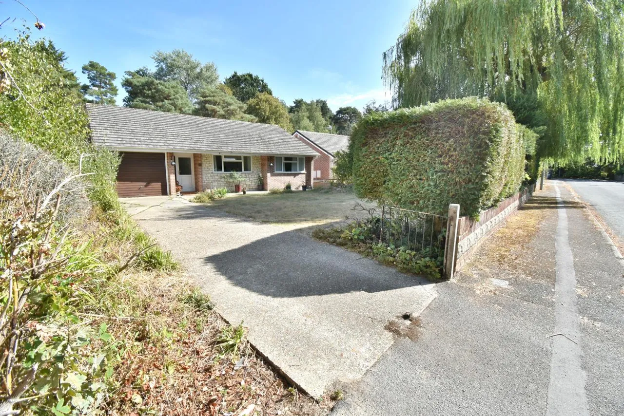 Apple Tree Grove, BH22, photo 18