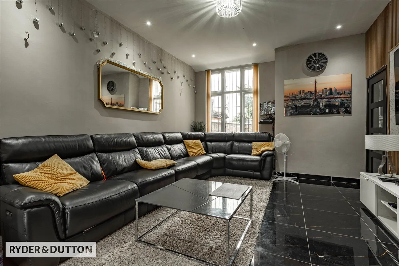 Rochdale Road, Middleton, M24, photo 12