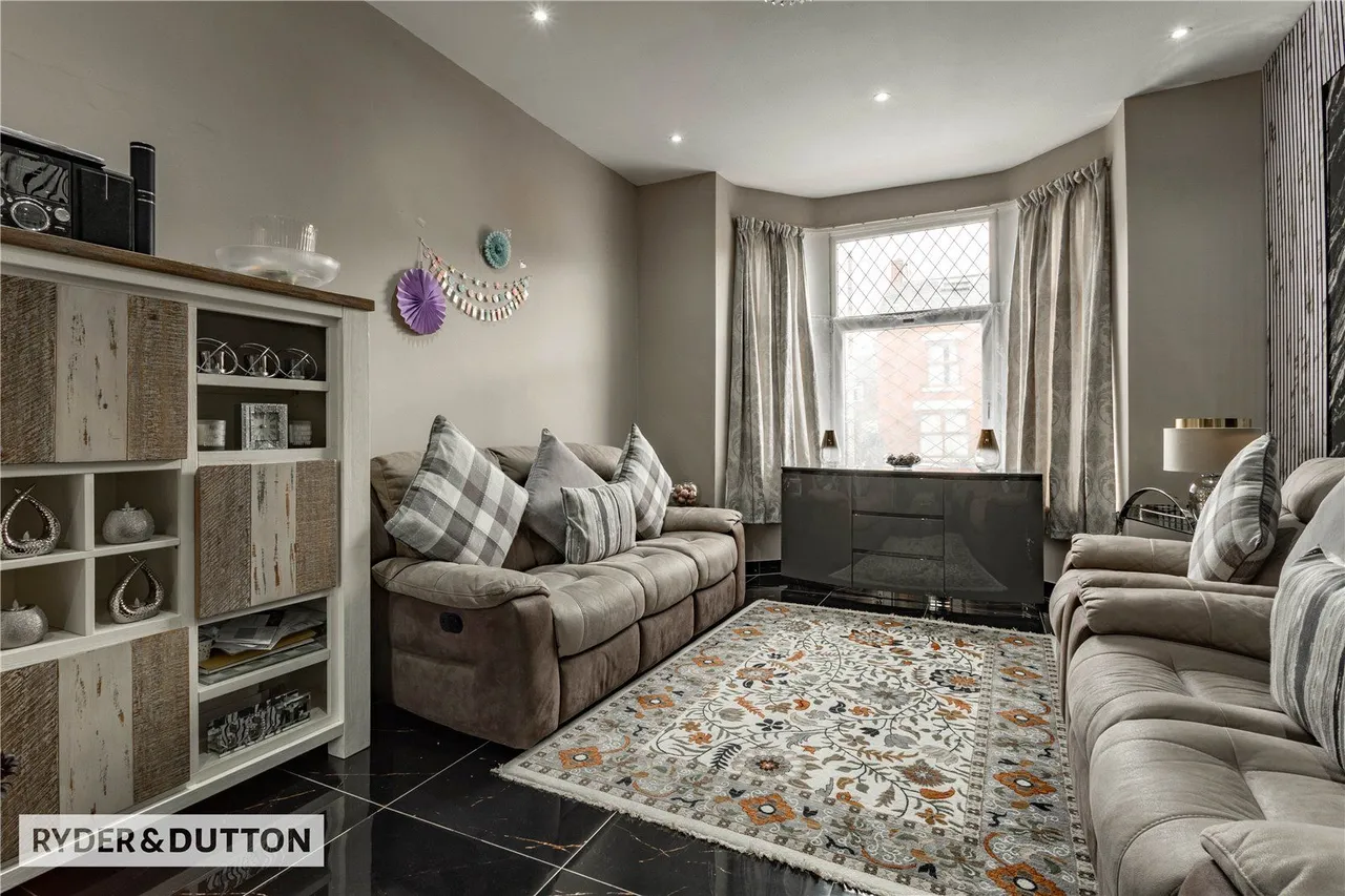 Rochdale Road, Middleton, M24, photo 6