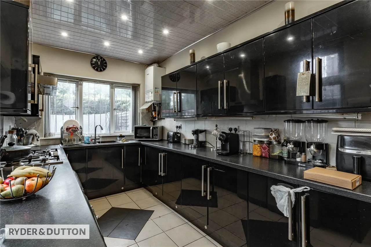Rochdale Road, Middleton, M24, photo 9