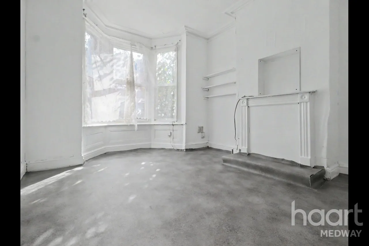 3 bed house to rent, Rainham Road, ME7