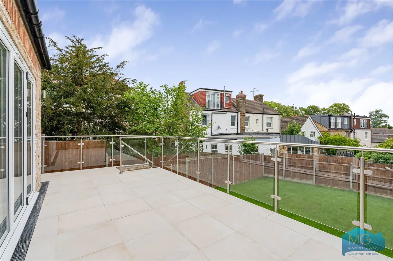 Pank Avenue, Barnet, EN5, photo 3