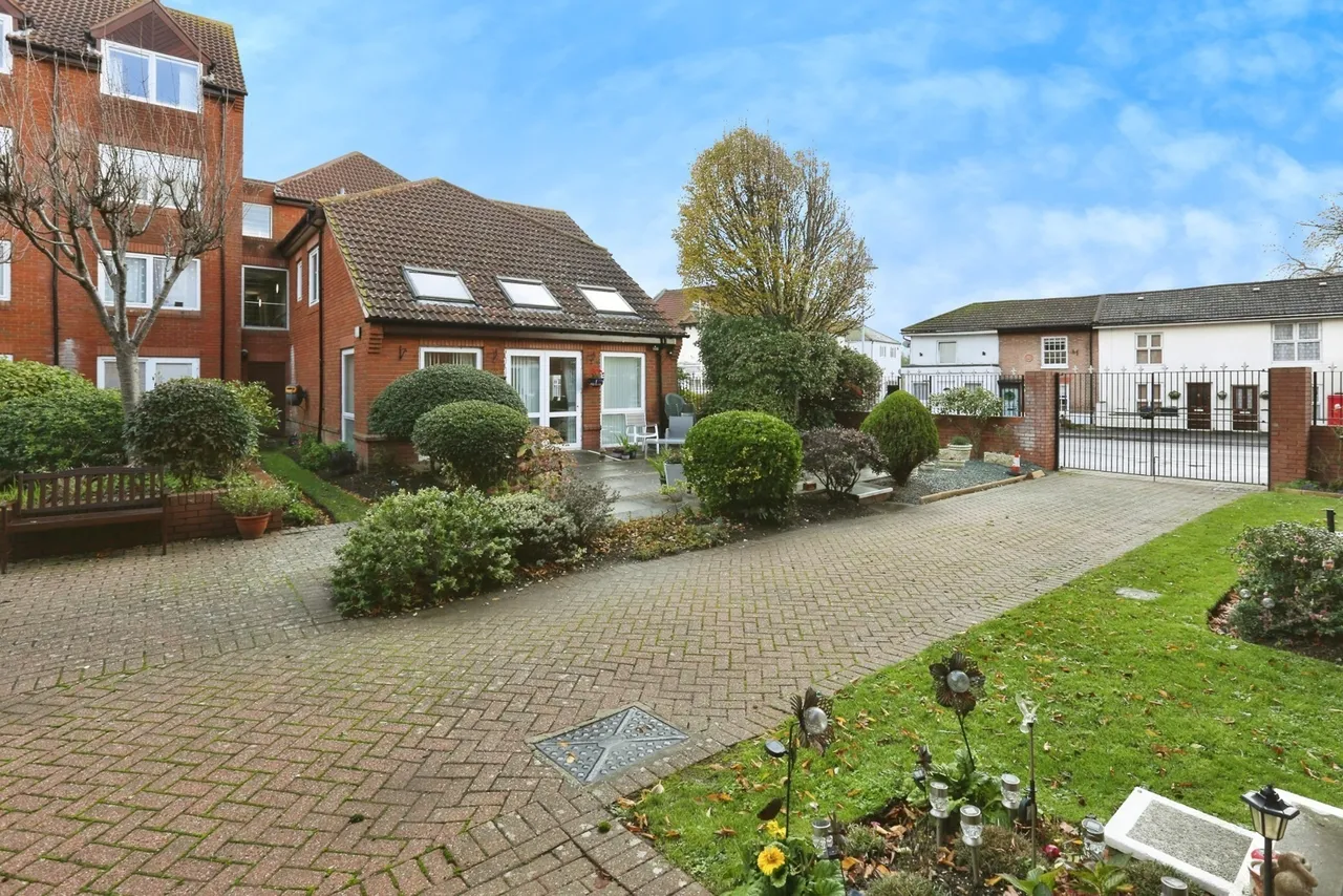 Stoke Road, Gosport, PO12, photo 7