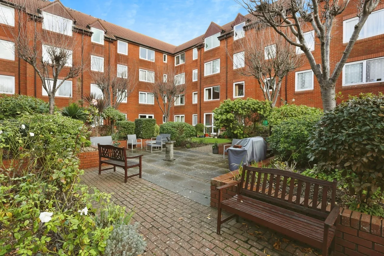 Stoke Road, Gosport, PO12, photo 6