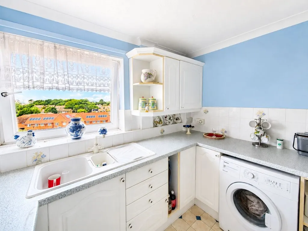 Sutton Place, Bexhill on Sea, photo 13