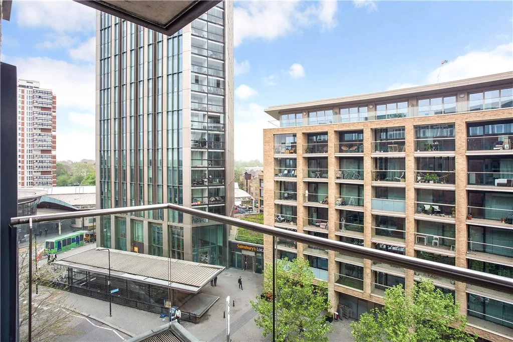 Surrey Quays Road, London, SE16, photo 11
