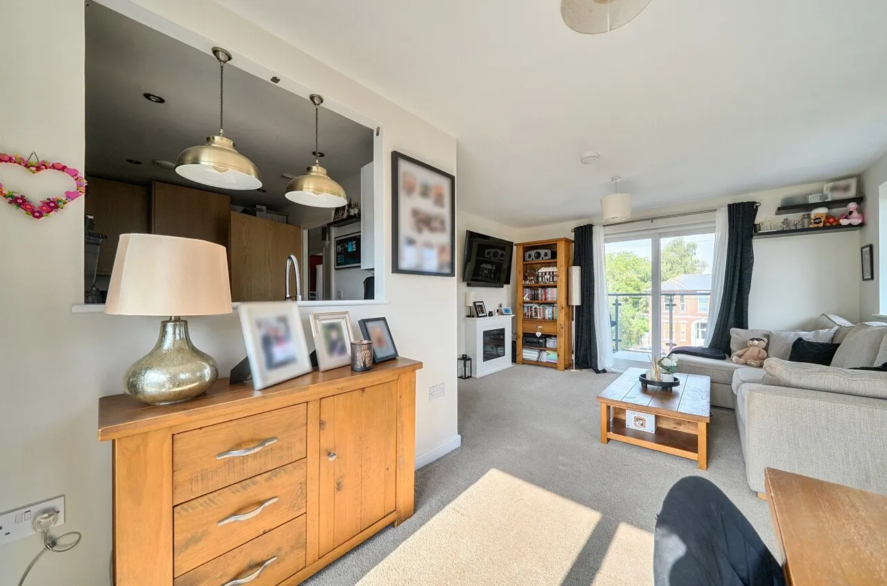 Felton Close, Netley Abbey, SO31, photo 3