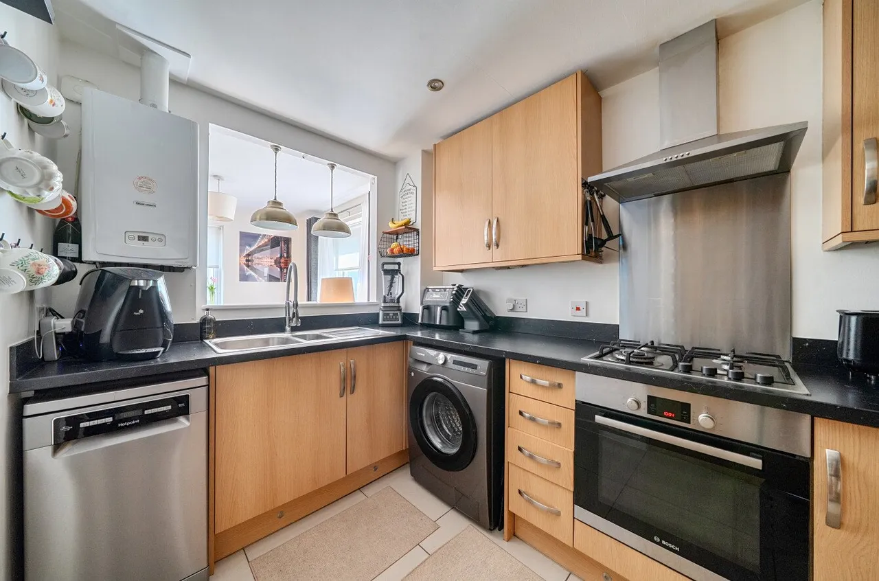 Felton Close, Netley Abbey, SO31, photo 4