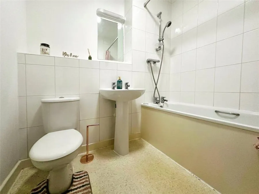 Skippetts Gardens, Basingstoke, RG21, photo 6