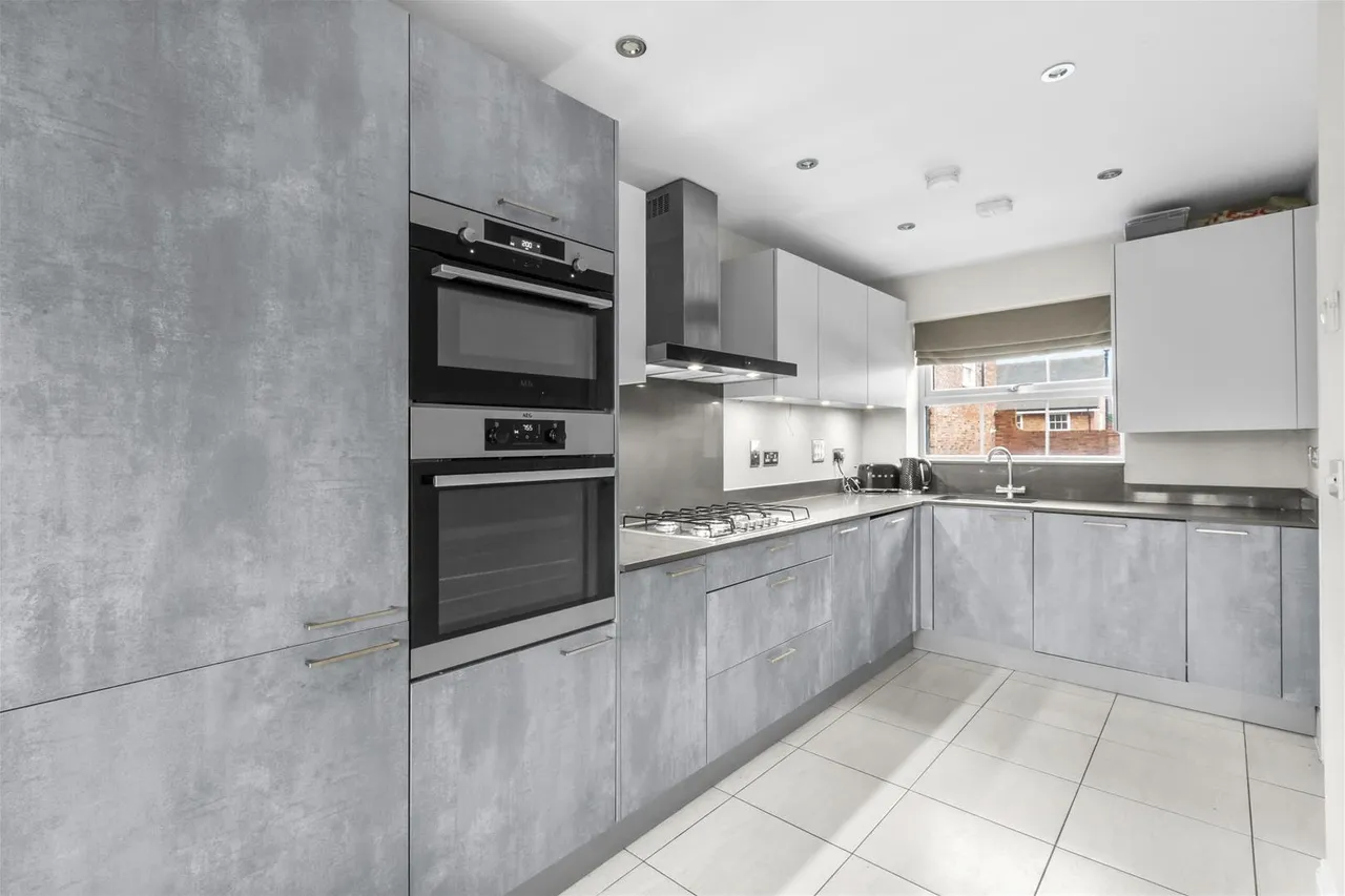 De Havilland Court, High Wycombe, HP13, photo 3