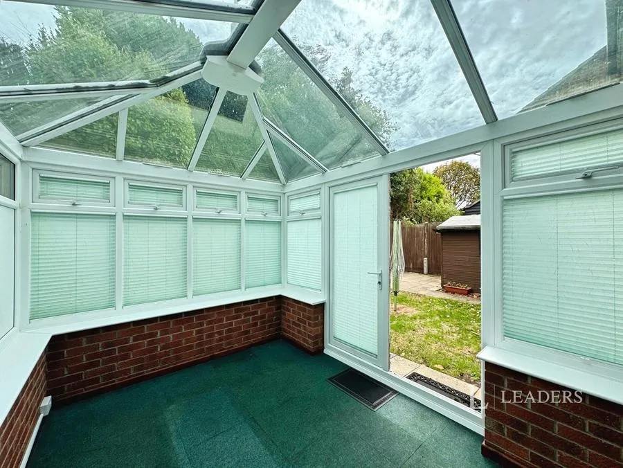 Valley Park Drive, Clanfield, PO8, photo 13