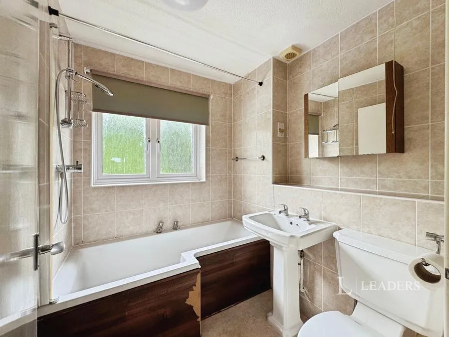 Valley Park Drive, Clanfield, PO8, photo 11