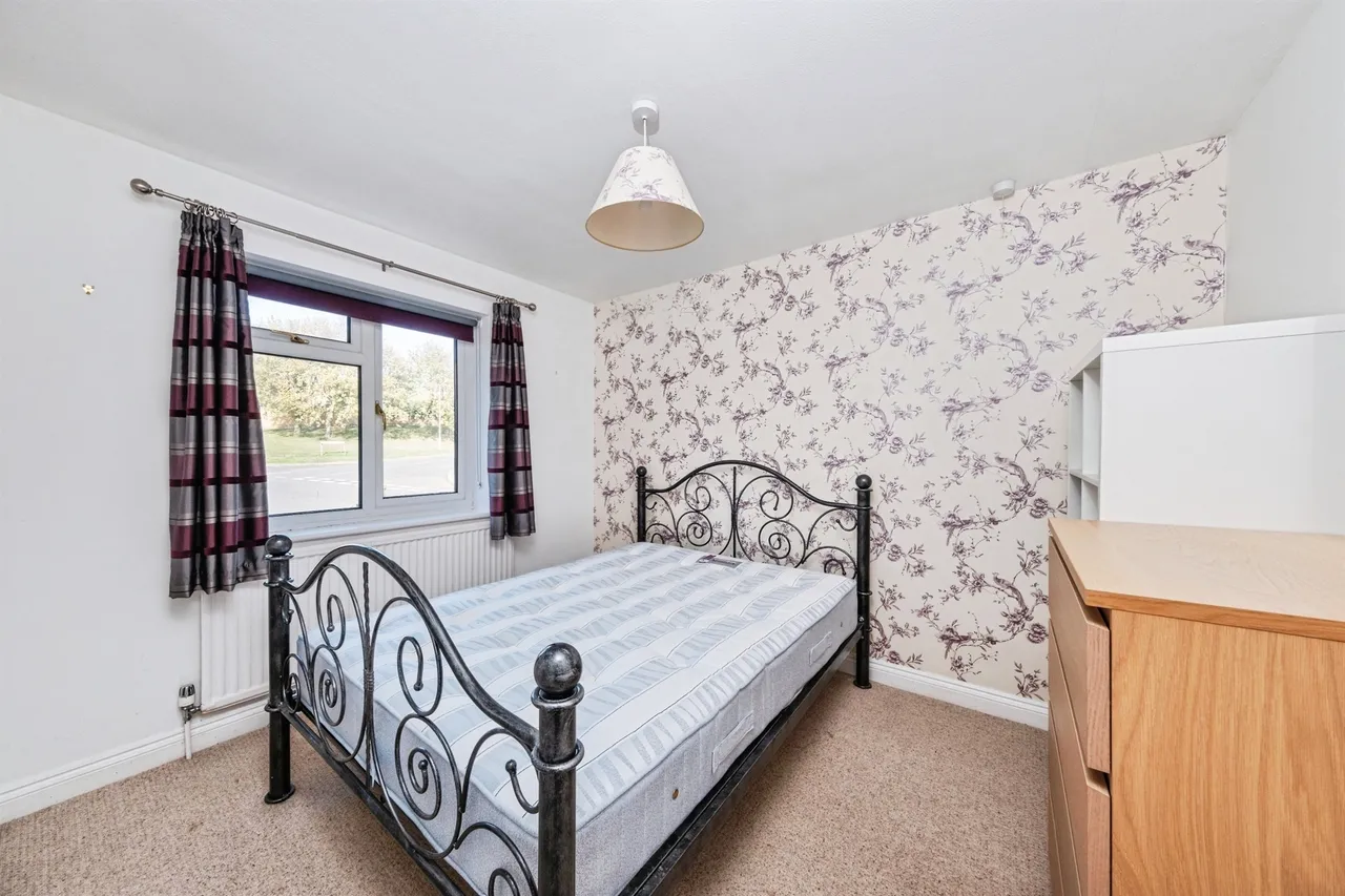 Cheyne Close, Buckingham, MK18, photo 13