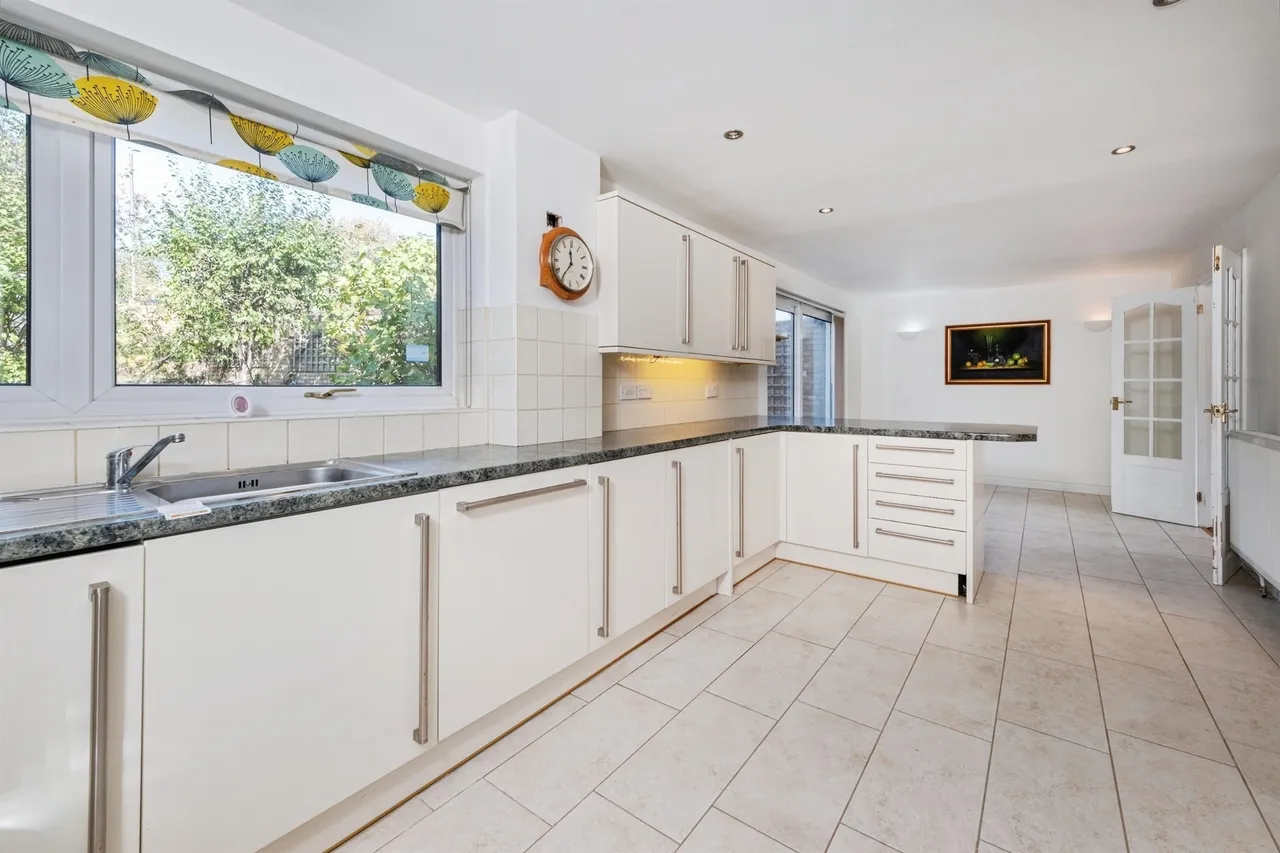 Cheyne Close, Buckingham, MK18, photo 3